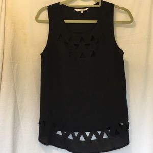 Cutout tank
